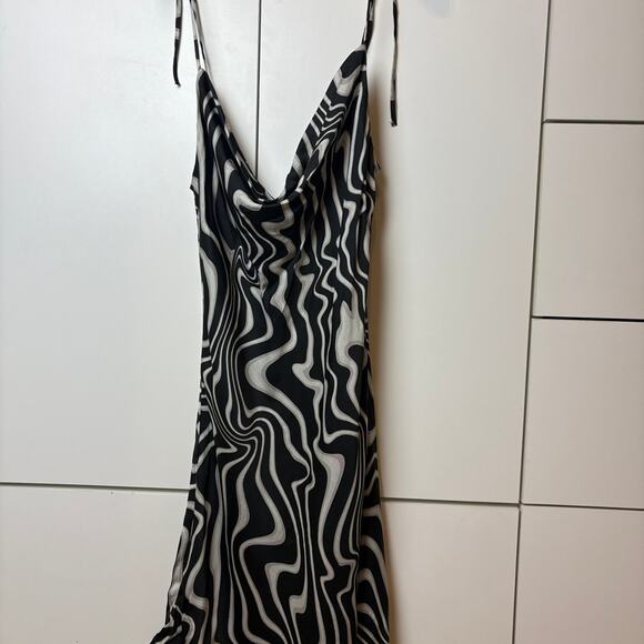 Zara zebra print dress - Picture 2 of 3